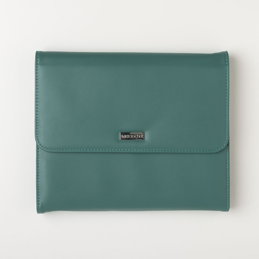 WeC Hook Clutch Green - Knit Picks