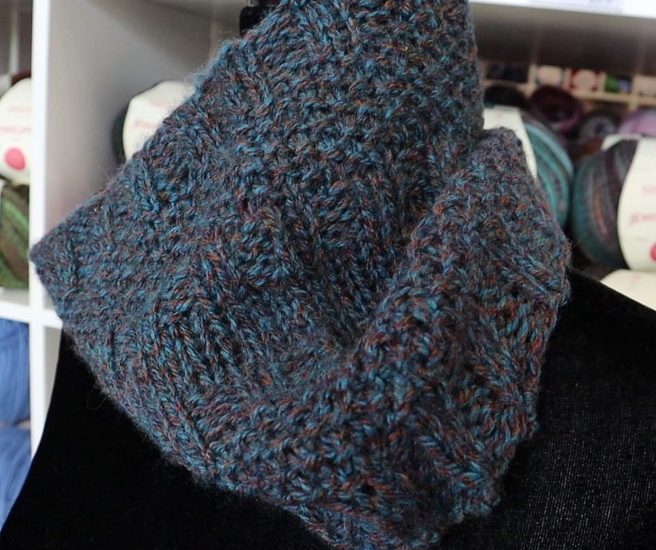 Digital Pattern: Cereza Cowl